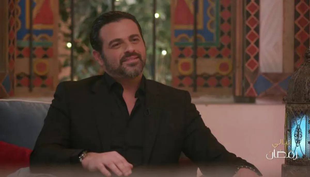يوسف الخال أثناء حواره في برنامج " ليالي رمضان " - لقطة شاشة من mbc1