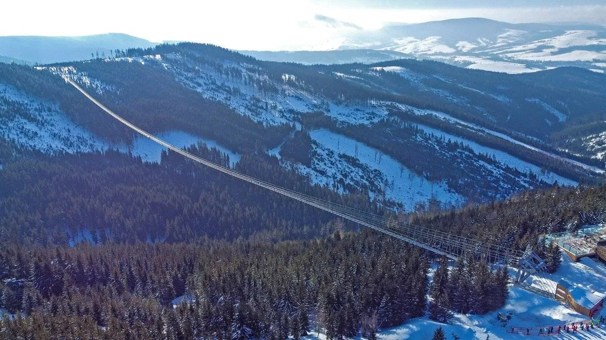 Sky Bridge.. أطول جسر مشاة معلق في العالم