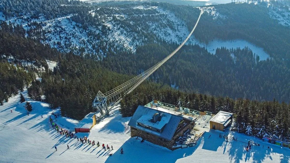 Sky Bridge.. أطول جسر مشاة معلق في العالم