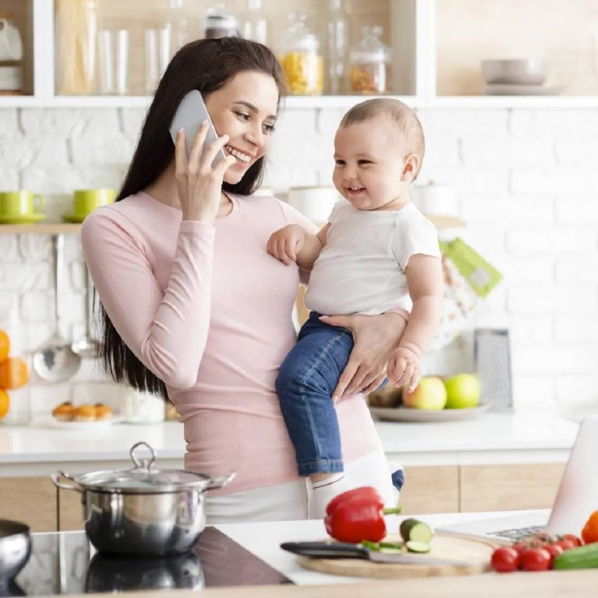 صورة لأم وطفلها