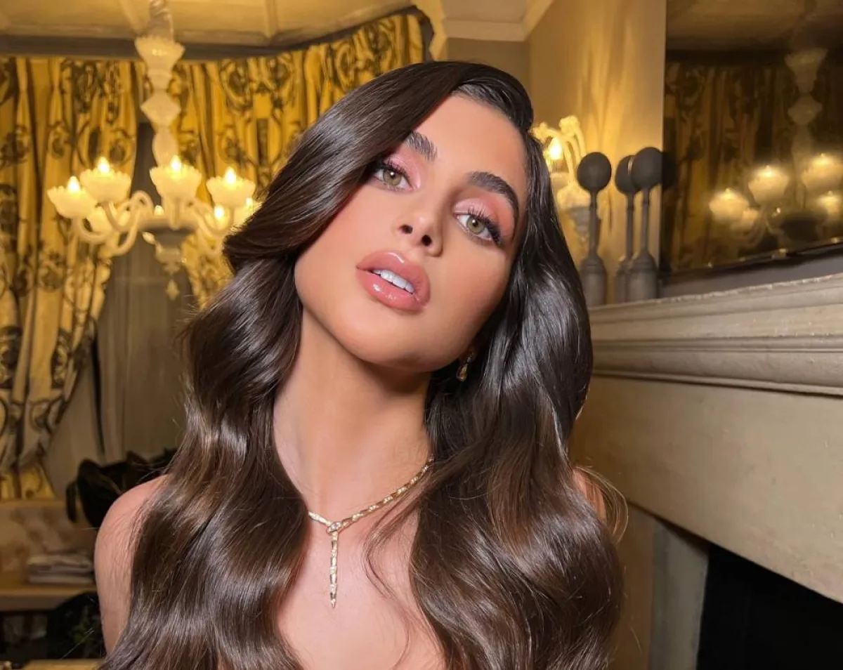 موضة مكياج الشفاه اللامعة