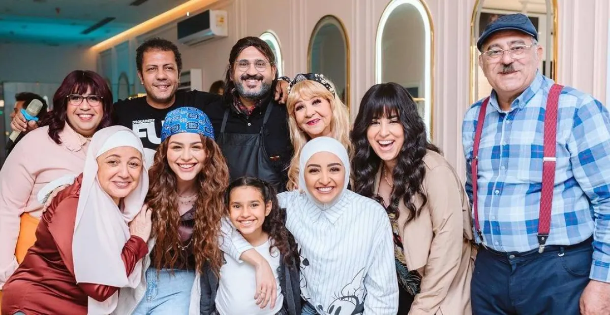 كواليس مسلسل  " مكتوب عليا " - صورة من صفحة الفنان أكرم حسني على موقع " انستغرام"