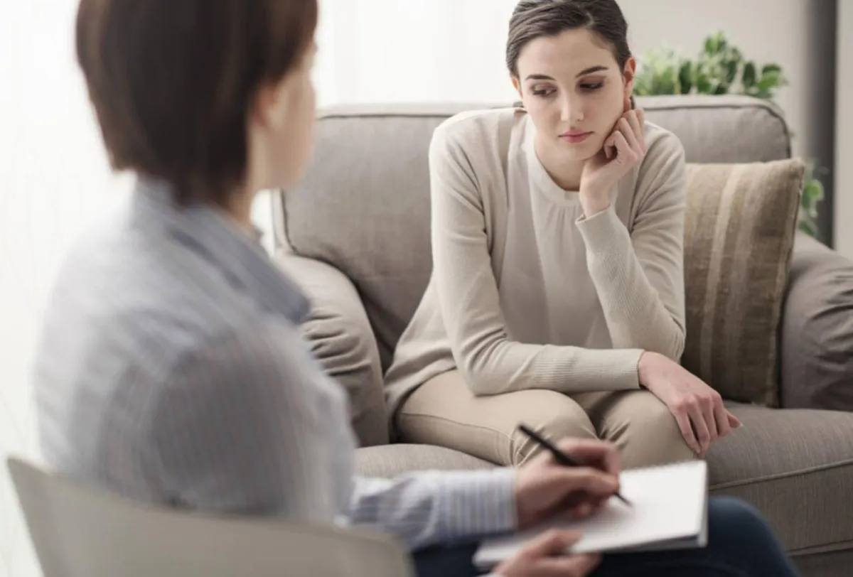 صورة لحامل وطبيبة