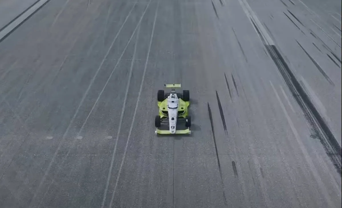 سيارة ذاتية القيادة تحطم الرقم القياسي العالمي للسرعة