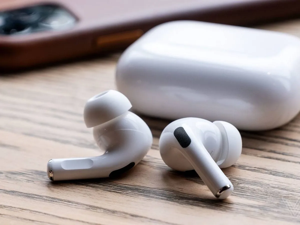  انخفاضا كبيرا.. لسماعات آبل اللاسلكية AirPods الجيل الثاني