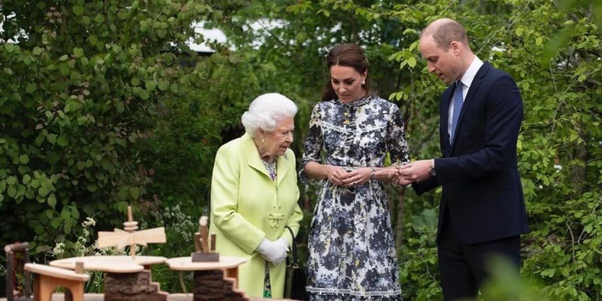 كيت ميدلتون والأمير ويليام مع الملكة إليزابيث - الصورة من حساب الدوق والدوقة على إنستغرام