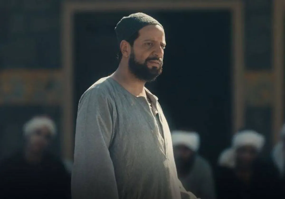 أحمد أمين في دور عرفات - صورة من حسابه على فيسبوك