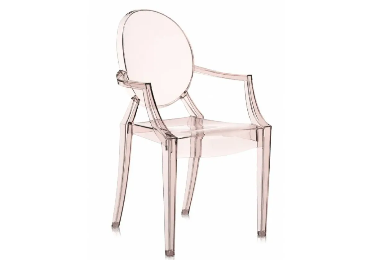 كرسي "لويس الشبح" من تصميم الفرنسي العالمي فيليب ستارك 