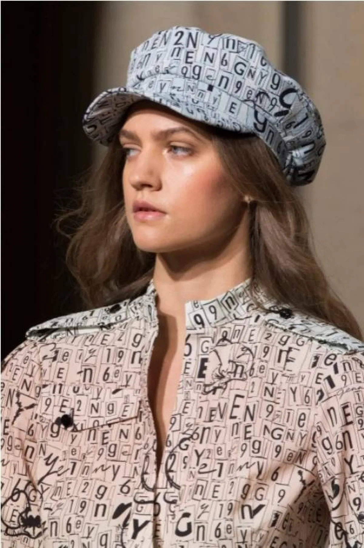 قبعة من جيني  Genny