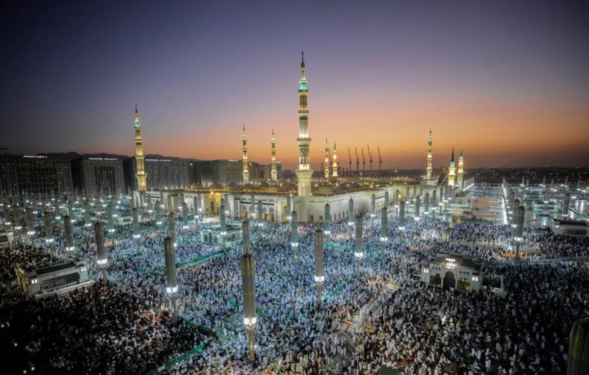 صورة أثناء صلاة العيد في المسجد النبوي 