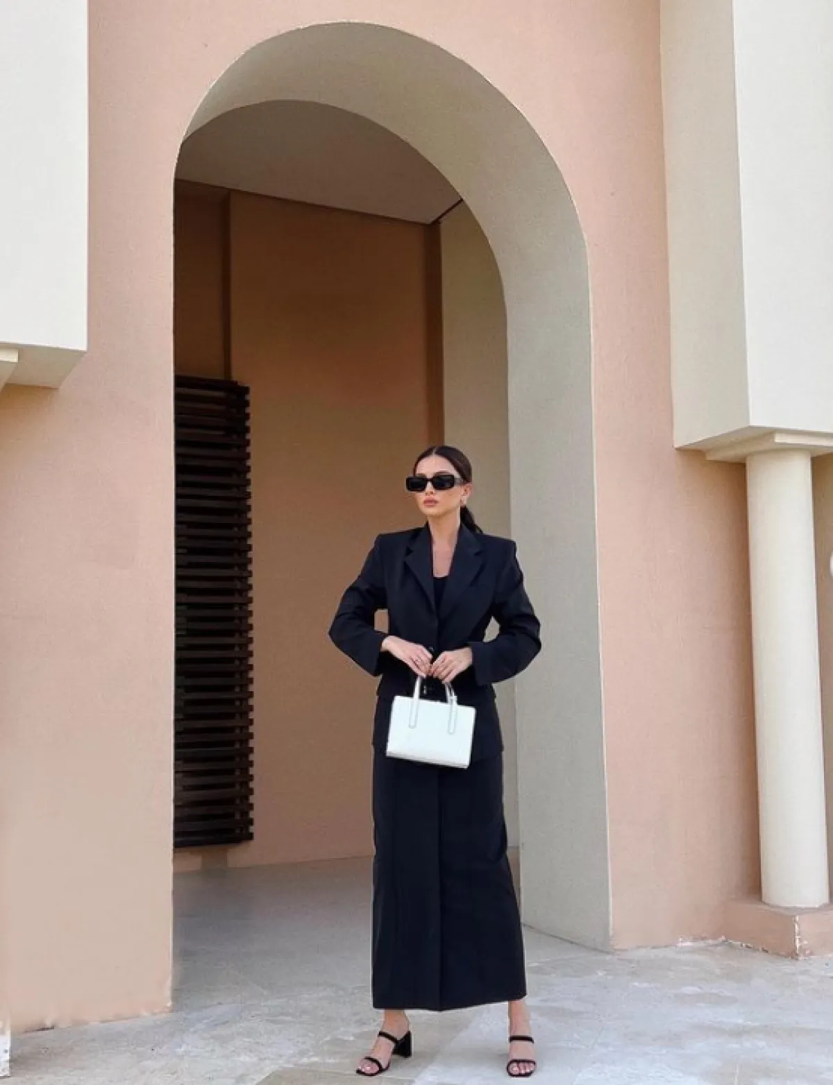 ناتالي فنج ترتدي من برادا