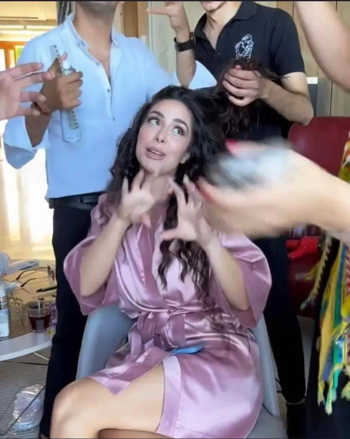 بسنت شوقي في تجهيزات ما قبل حفل الزفاف - الصورة من حساب بسنت على انستغرام