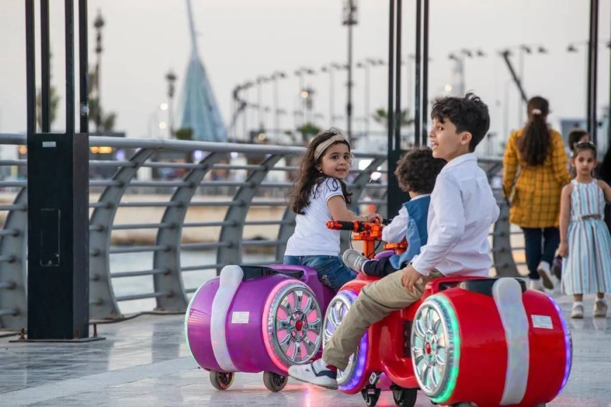 استمتاع الاطفال بالموسم