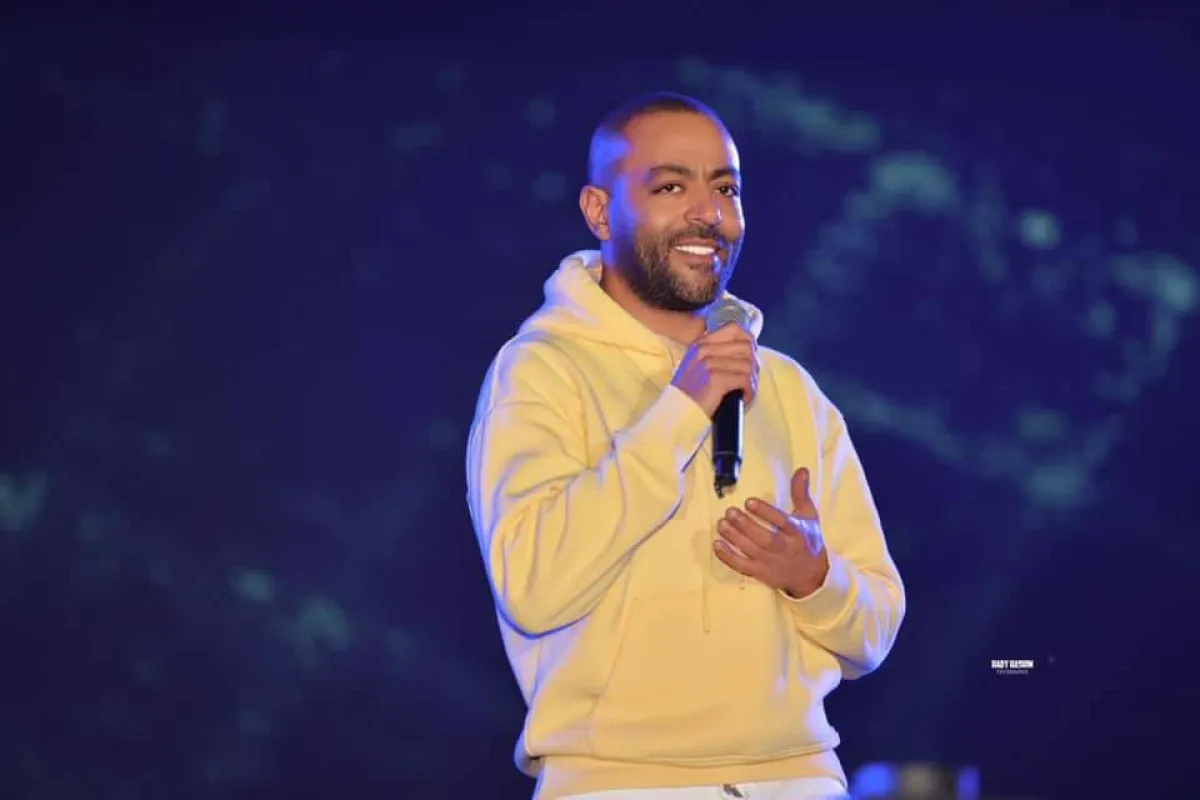 تامر عاشور - صورة من حسابه على فيس بوك