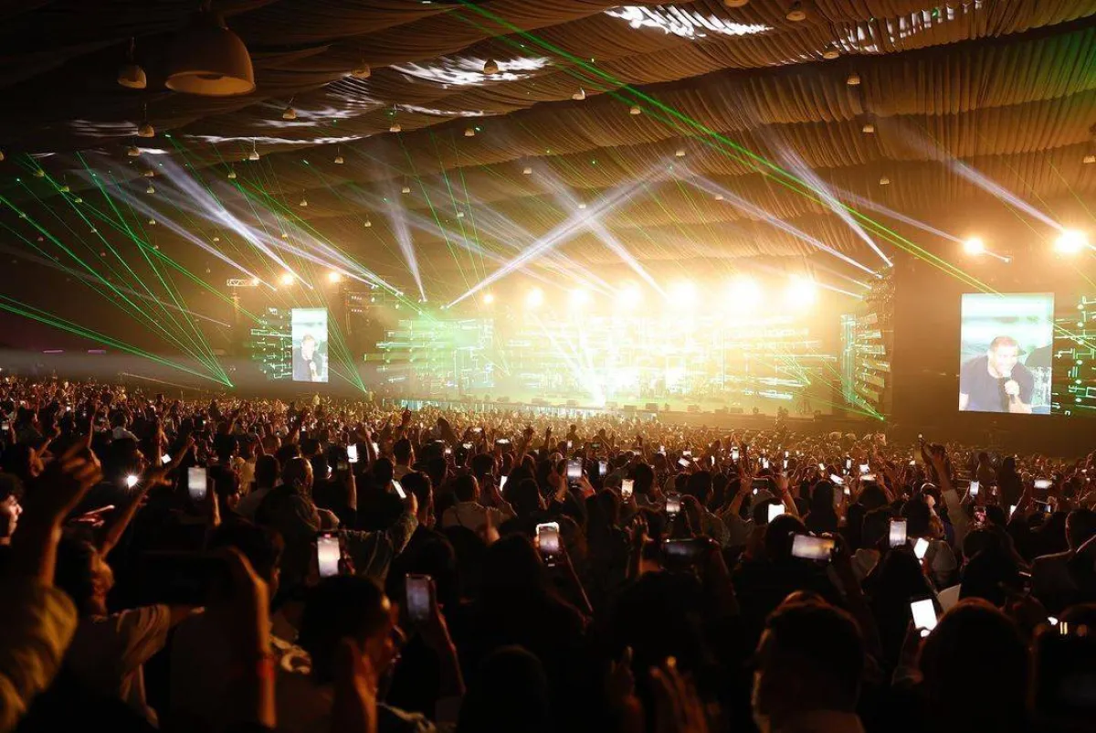 عمرو دياب من حفل جدة - صورة من حسابه على إنستجرام