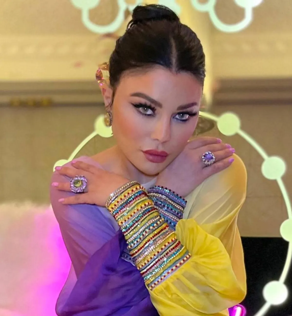 تسريحة أخت العروس من هيفاء وهبي