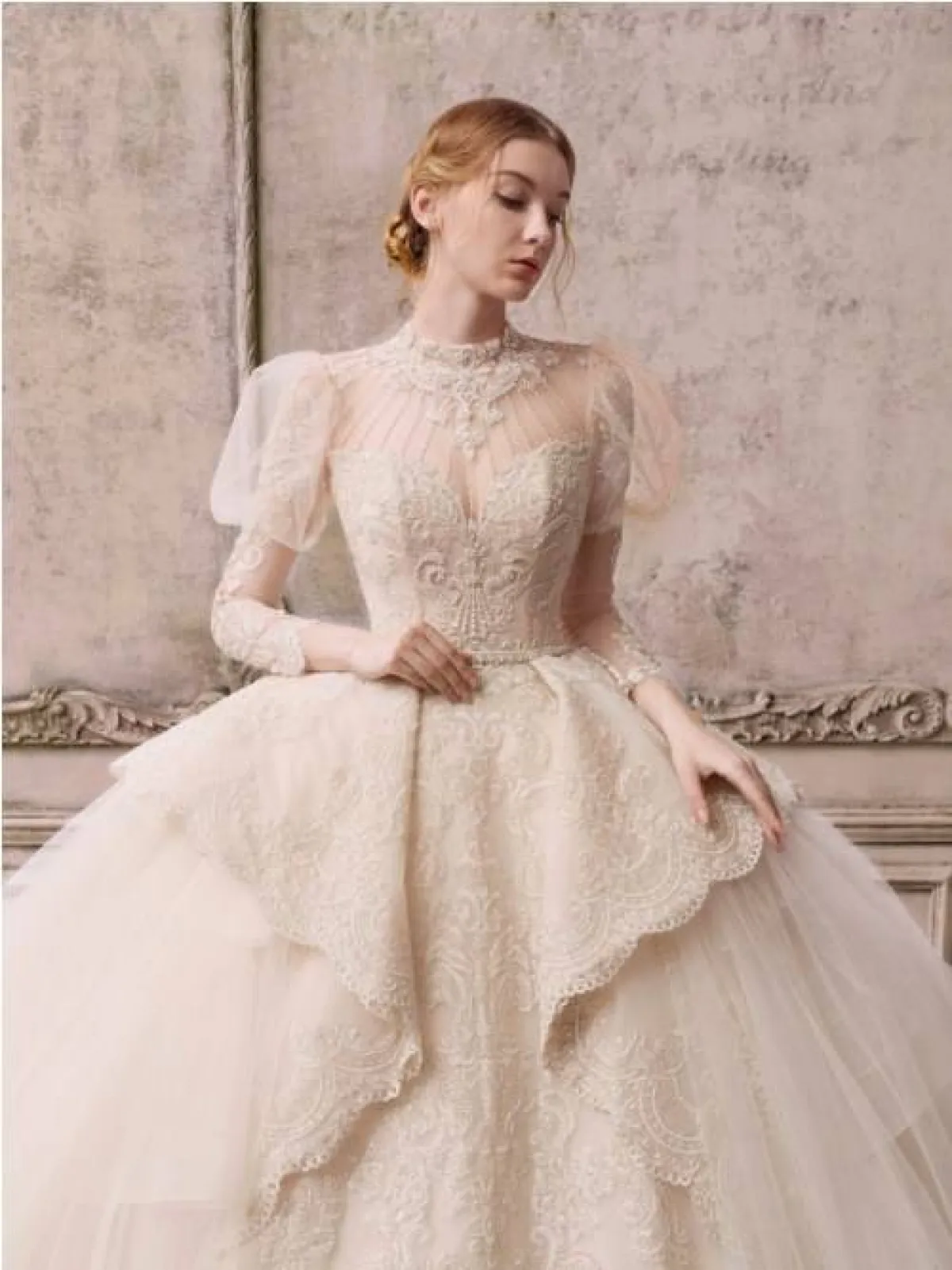 فستان زفاف موديل سندريلا من ذي اتولييه كوتور باي جيمي شو  The Atelier Couture By Jimmy Choo