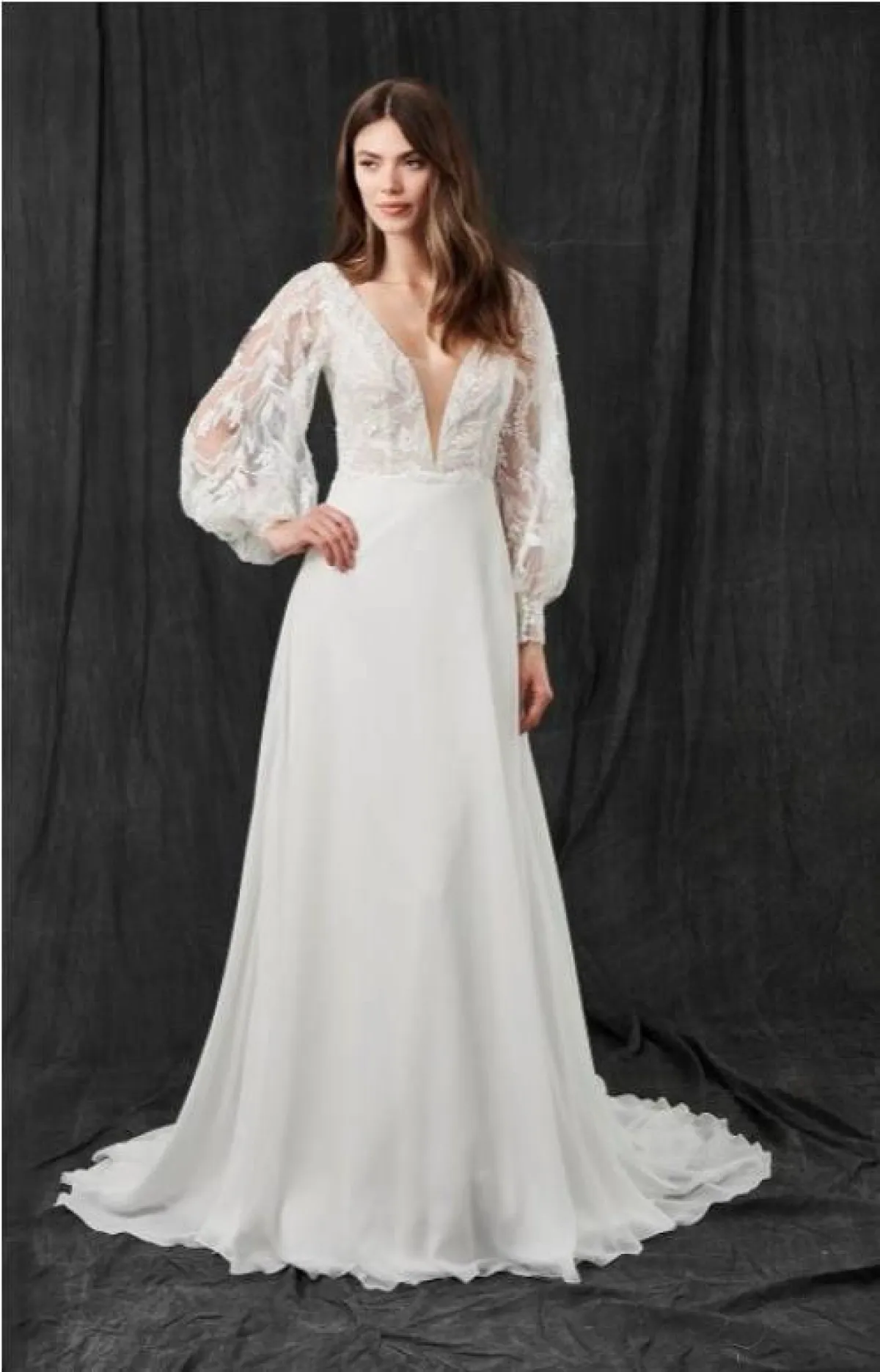 فستان بأكمام منفوخة من كيلي فايتانيني  Kelly Faetanini