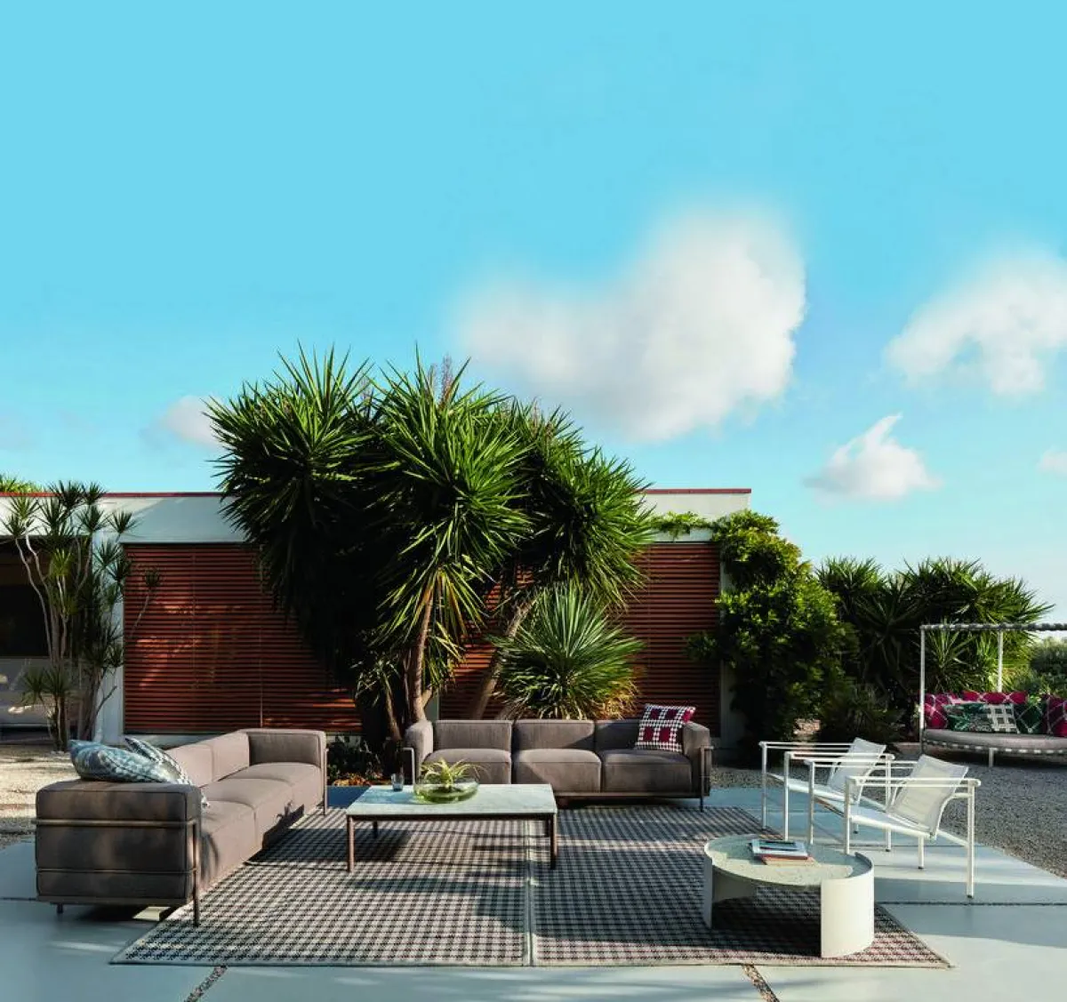 مفروشات الحديقة المعاصرة