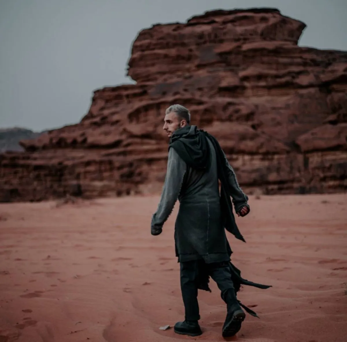 صورة لرجل شجاع