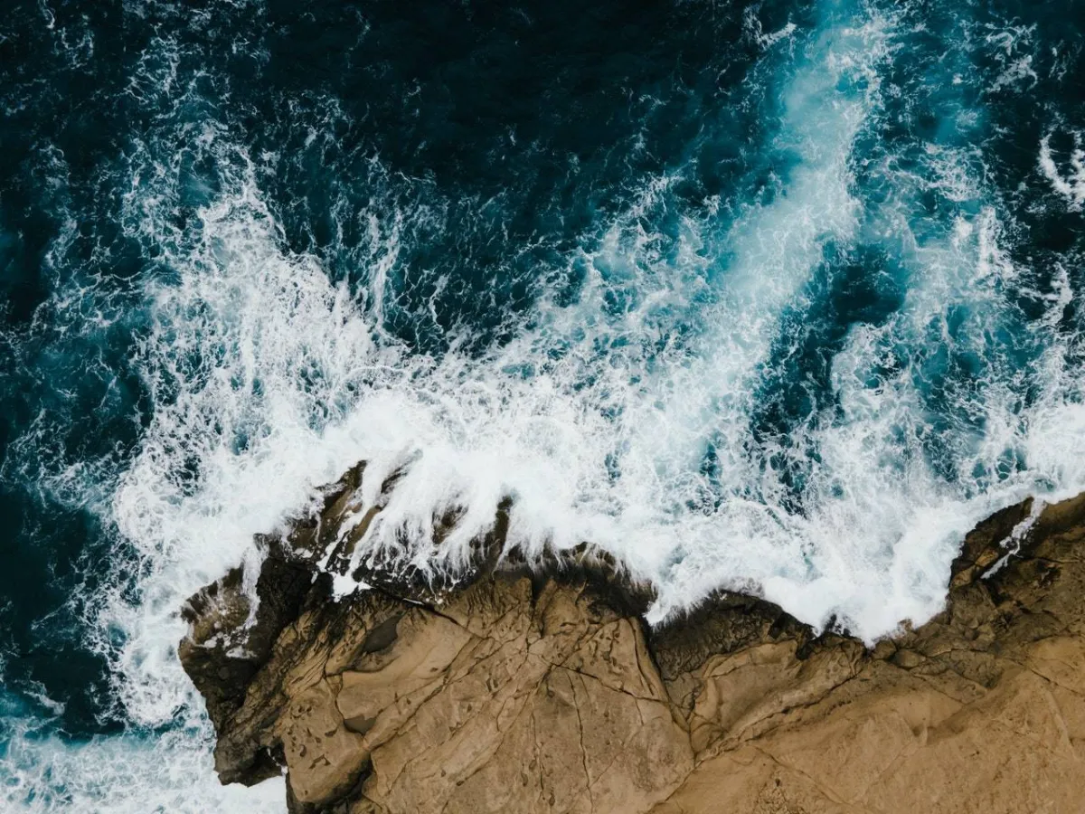 صورة لموج البحر