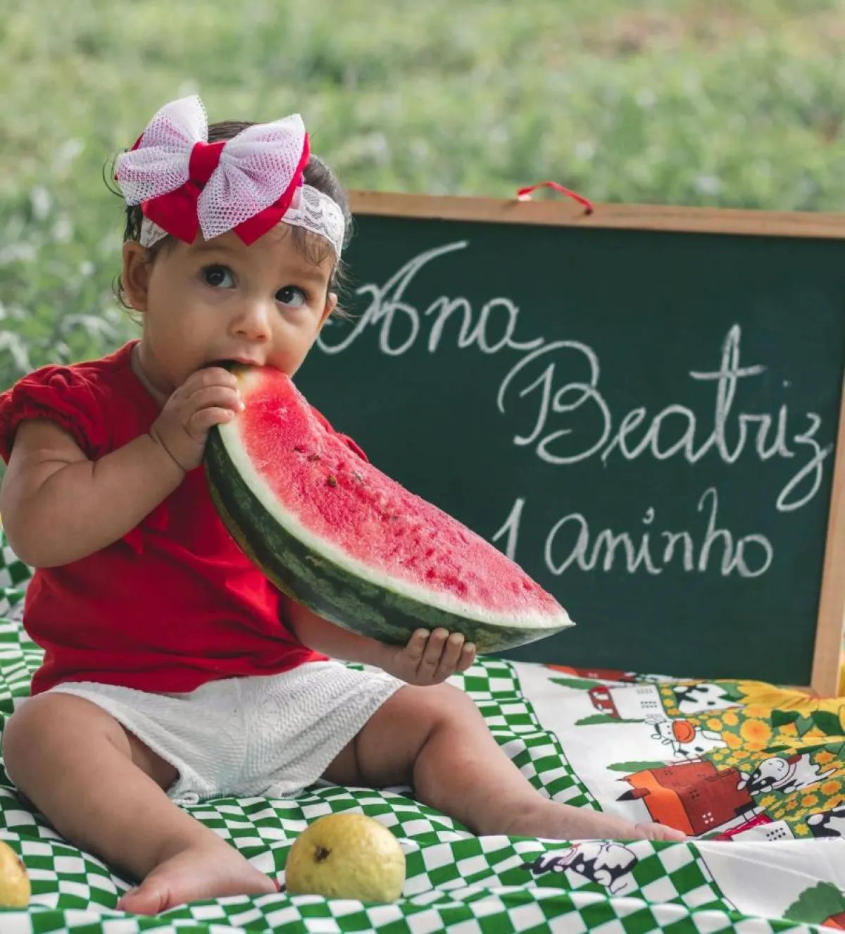 صورة طفلة في عمر الفطام