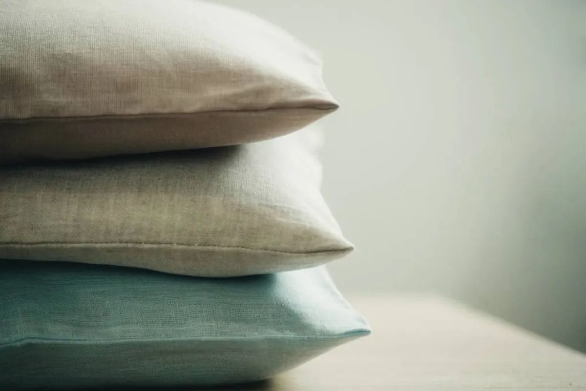 أنسجة، مثل: القطن والكتان، تتقدّم خامات الأثاث الدارج أخيرًا