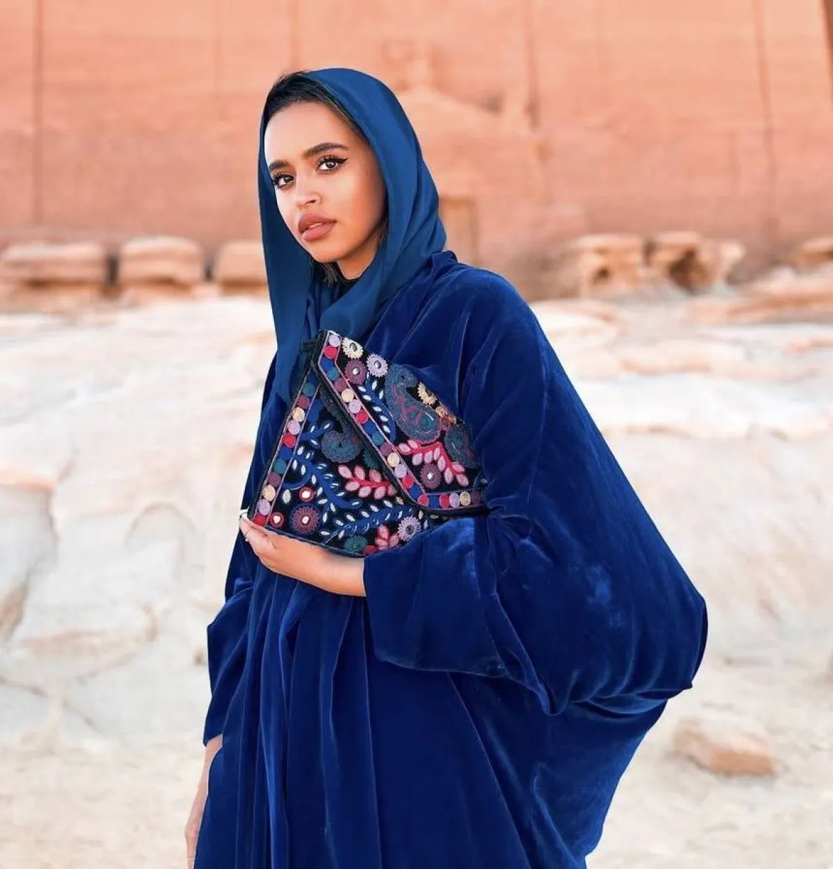 عباية المخمل