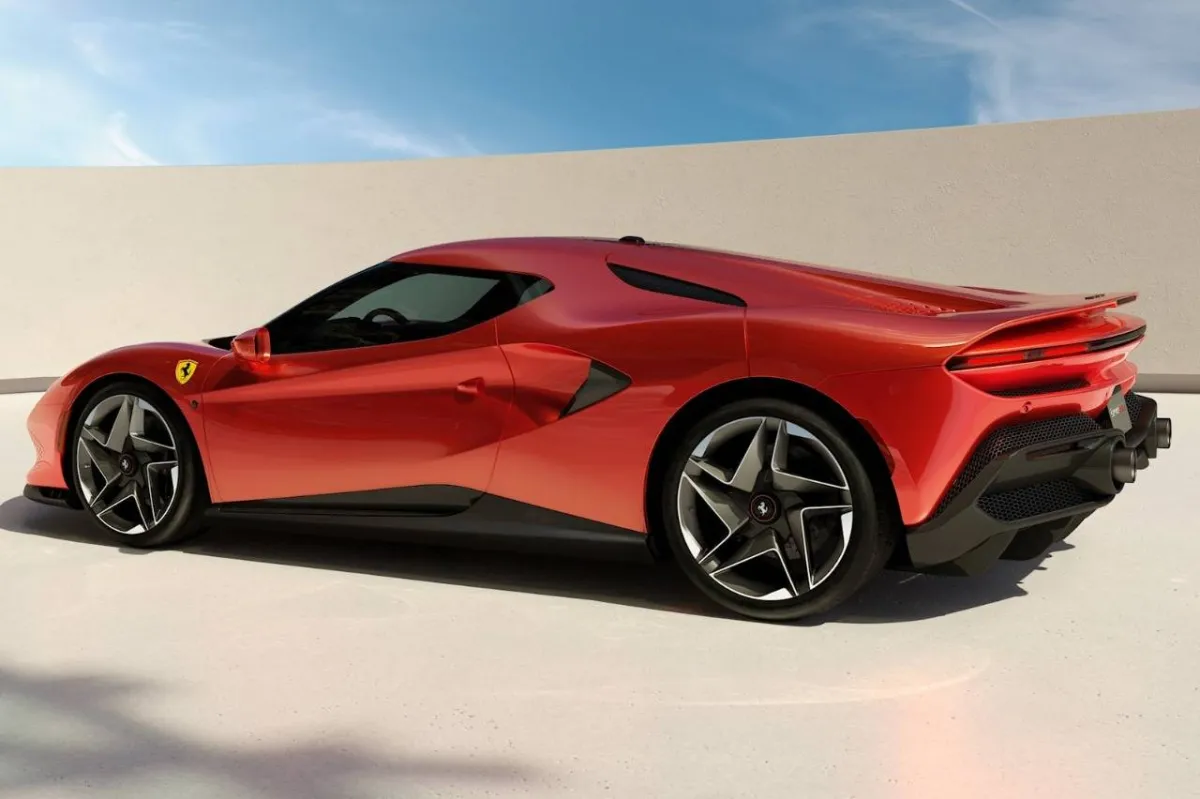 فيراري بدون زجاج خلفي.. يونيكا SP48