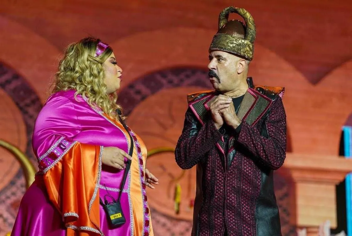 كواليس مسرحية اللمبي في الجاهلية - صورة من صفحة ويزو على موقع " انستغرام"