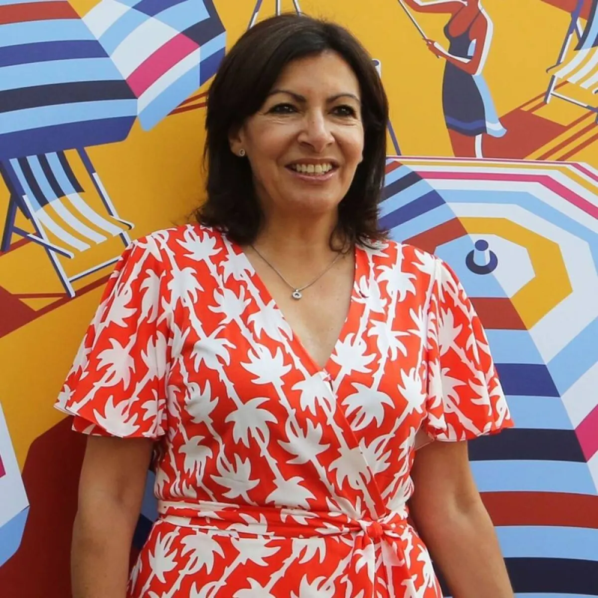 آن هدالغو المرشحة للرئاسة وام ارتور الصورة من موع المجلة الفرنسية فام اكتوالfemme actuelle