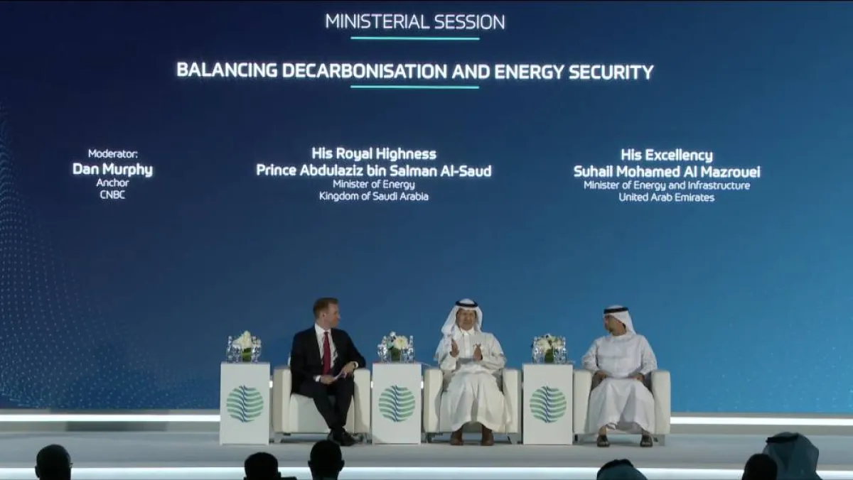 الأمير عبدالعزيز بن سلمان وسهيل المزروعي وزيري الطاقة لكل من السعودية والإمارات 