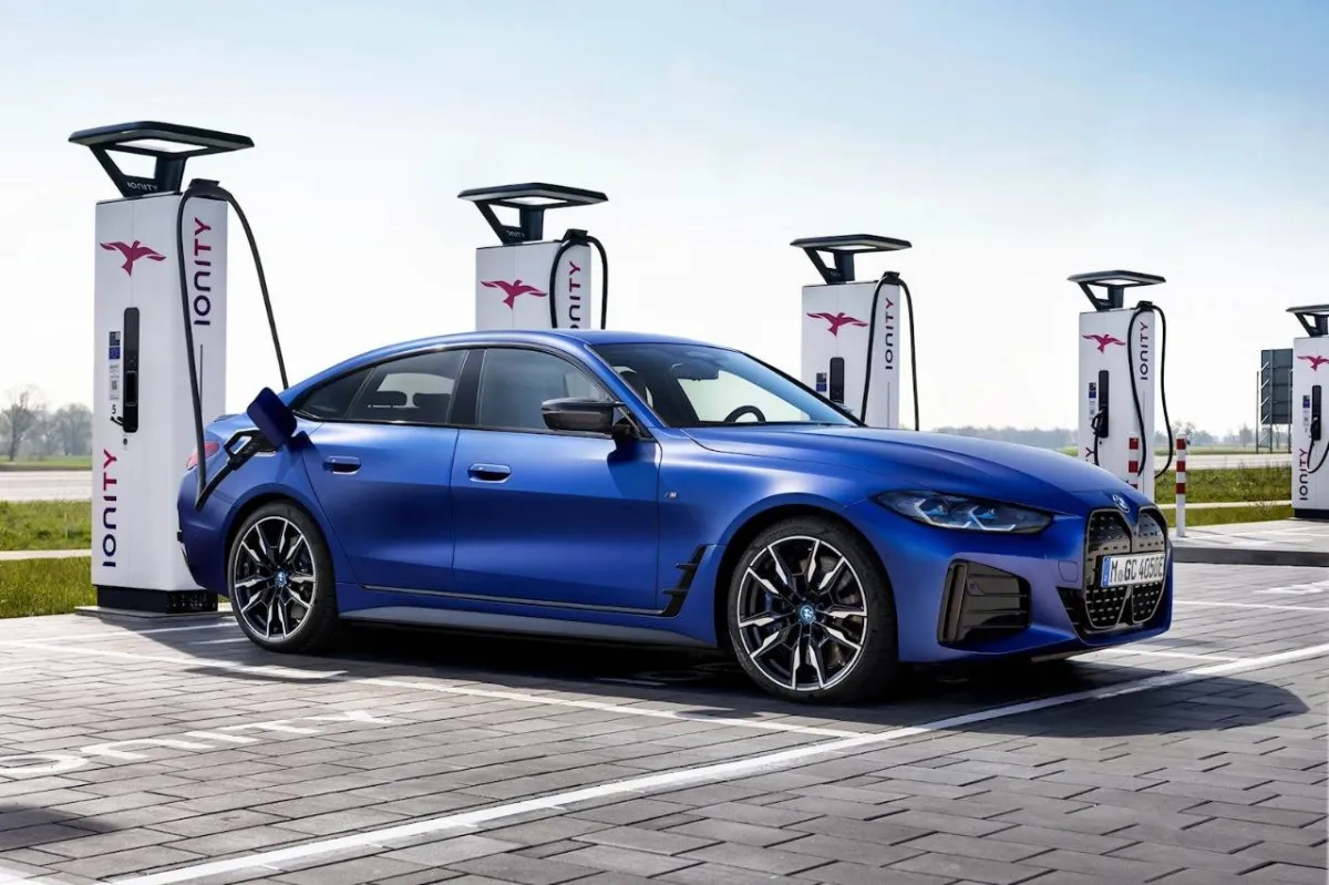 منصة Neue Klasse تظهر في الفئة الثالثة من BMW في 2025