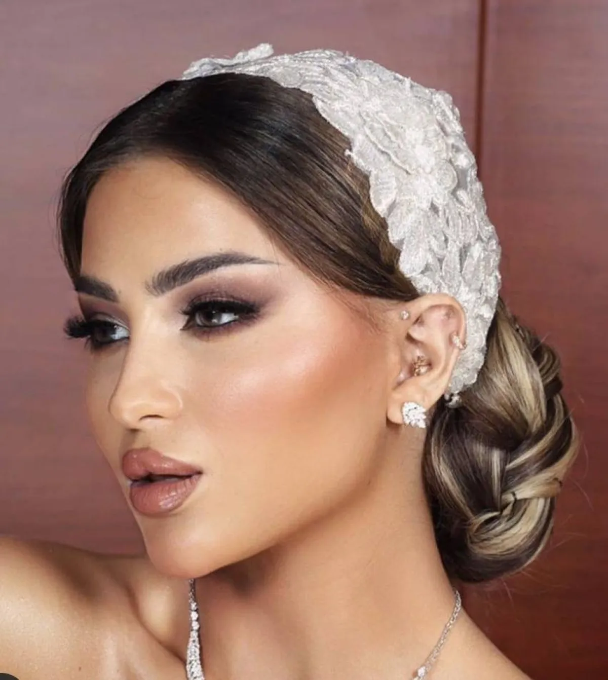 الشينون مع الشعر المصبوغ