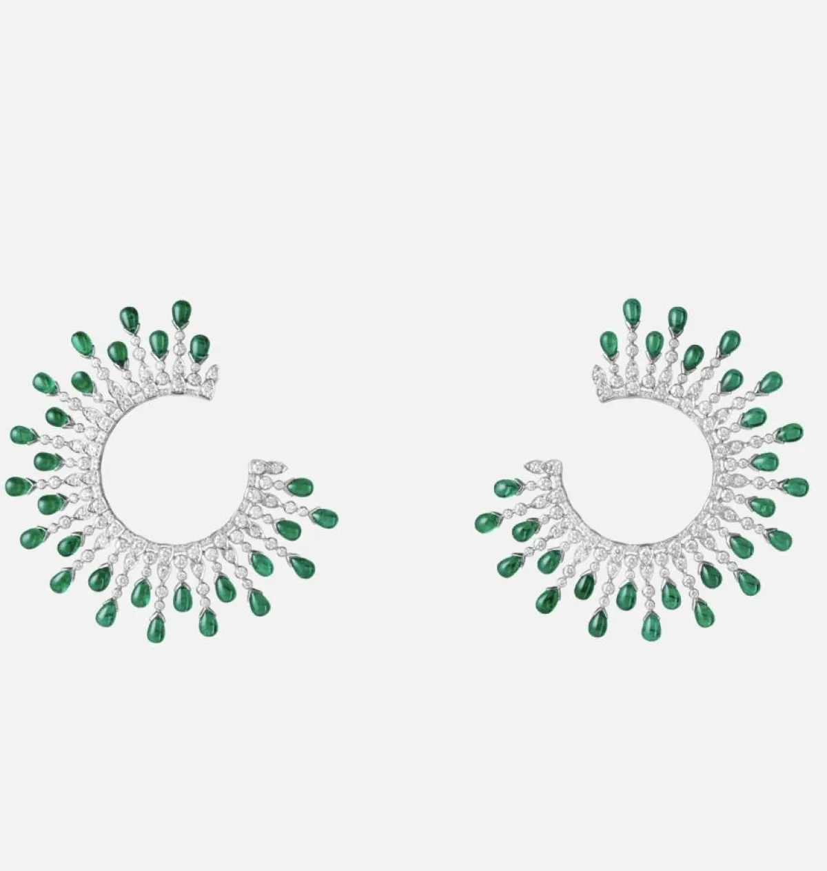 اقراط مستديرة