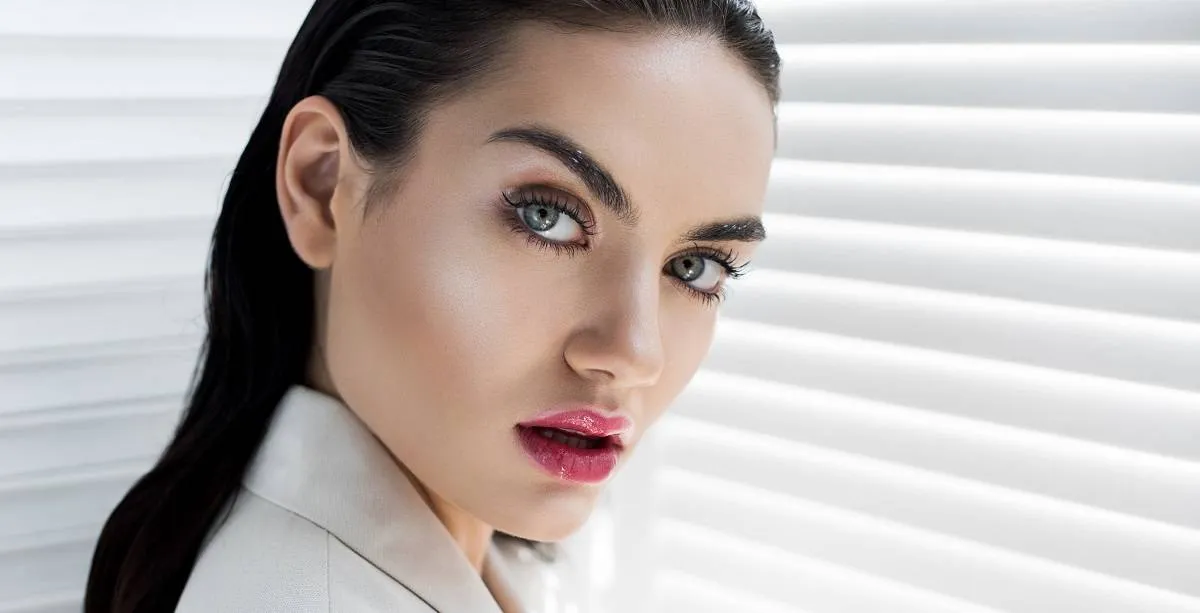 فوائد المكياج كثيرة