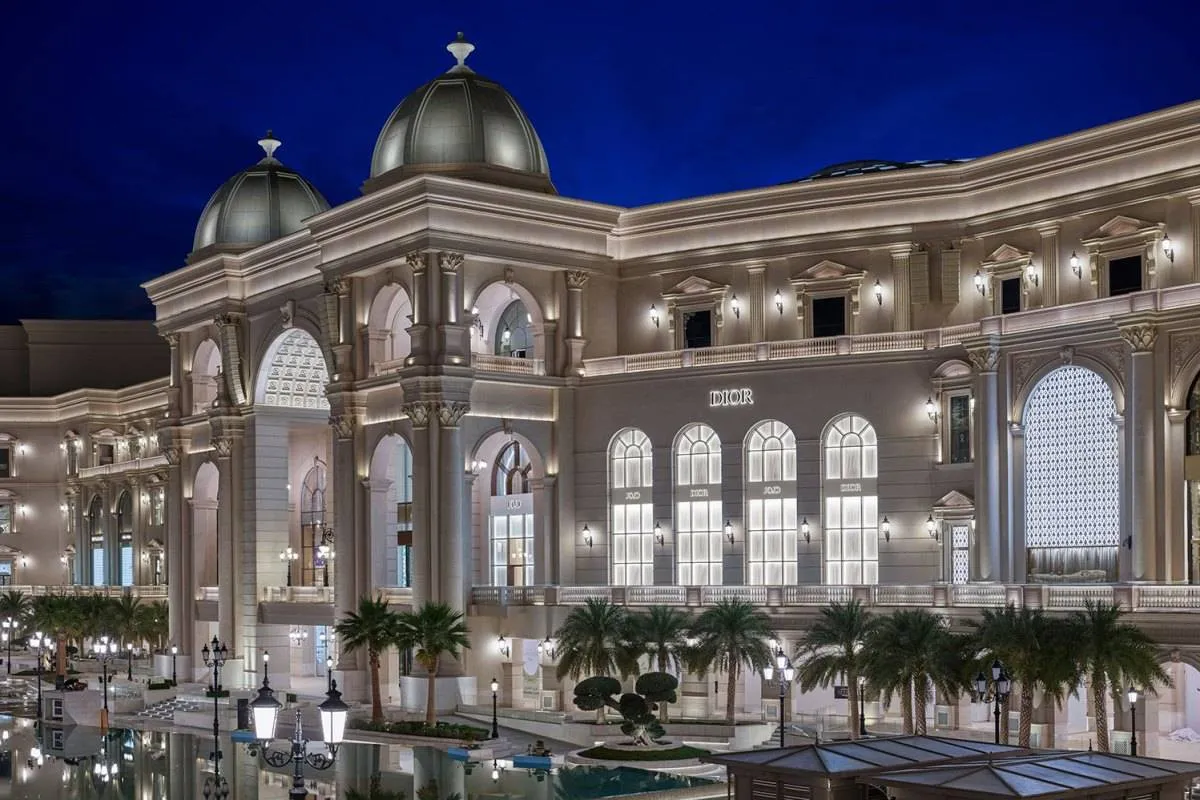 متجر ديور الجديد في الدوحة 