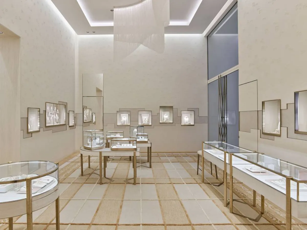 متجر ديور الجديد في الدوحة 