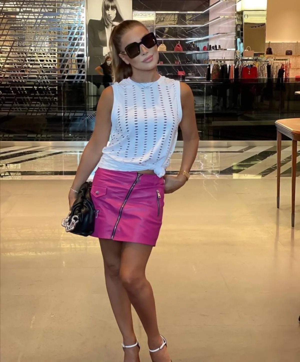 أزياء جلدية من وحي نوال الزغبي