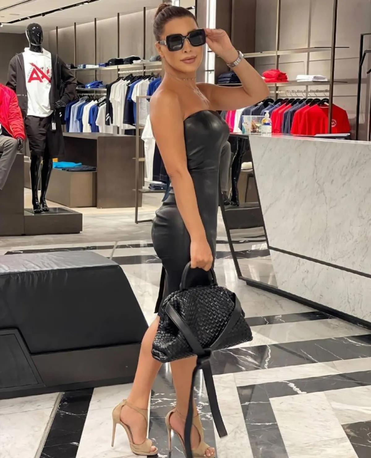 أزياء جلدية من وحي نوال الزغبي