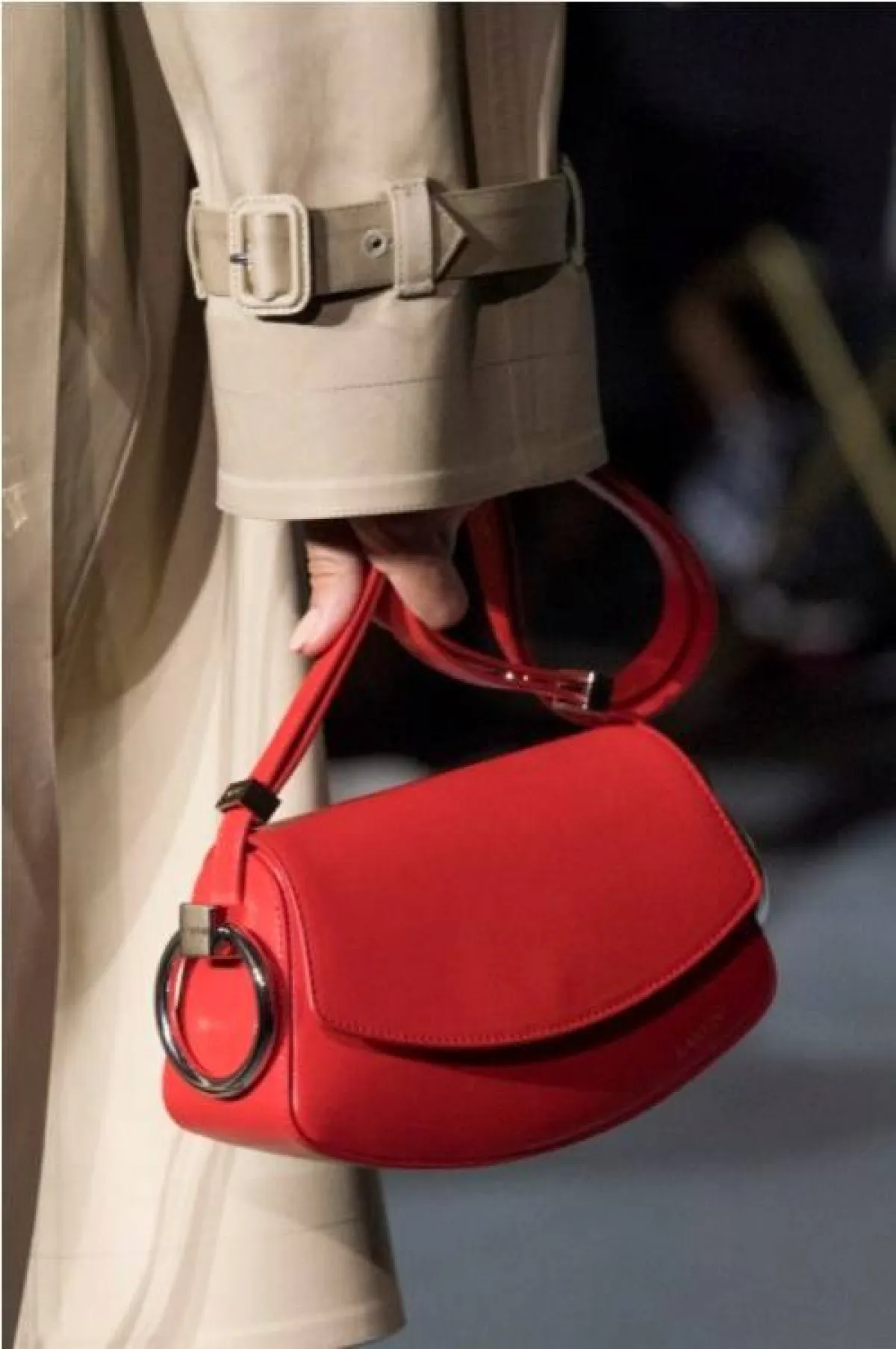 حقيبة باللون الأحمر من لانفان  Lanvin