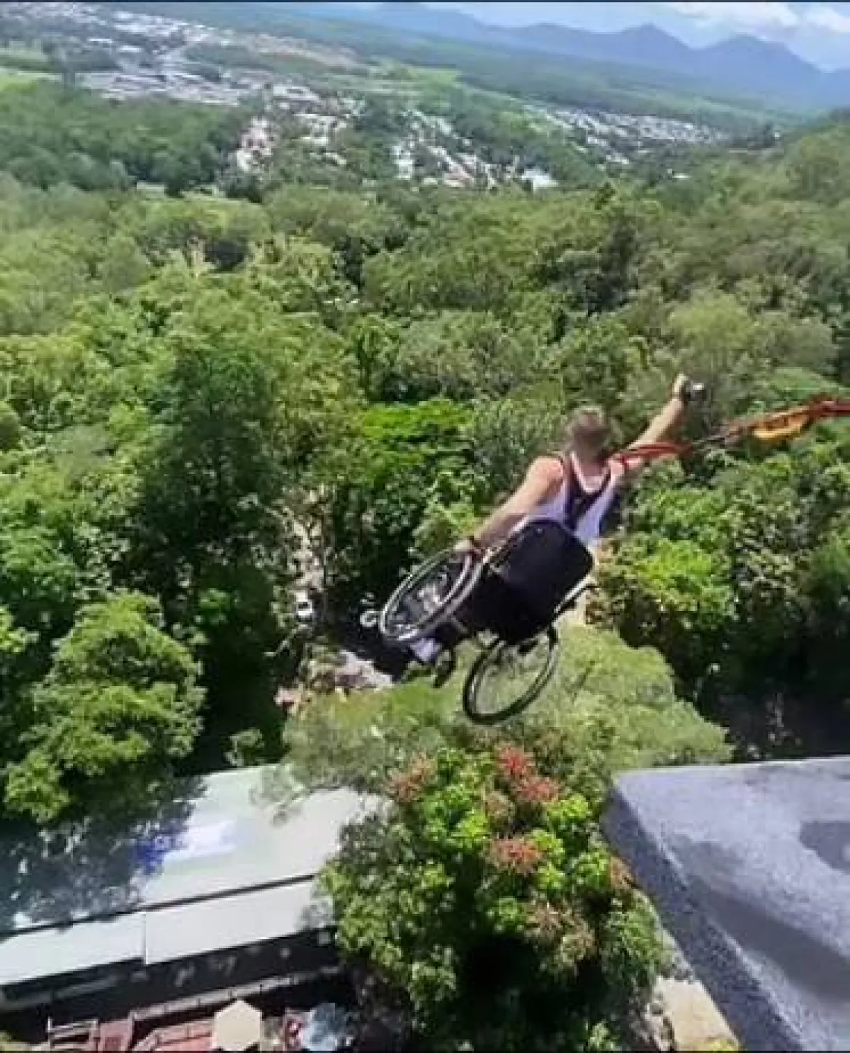 رياضي مصاب بشلل نصفي 