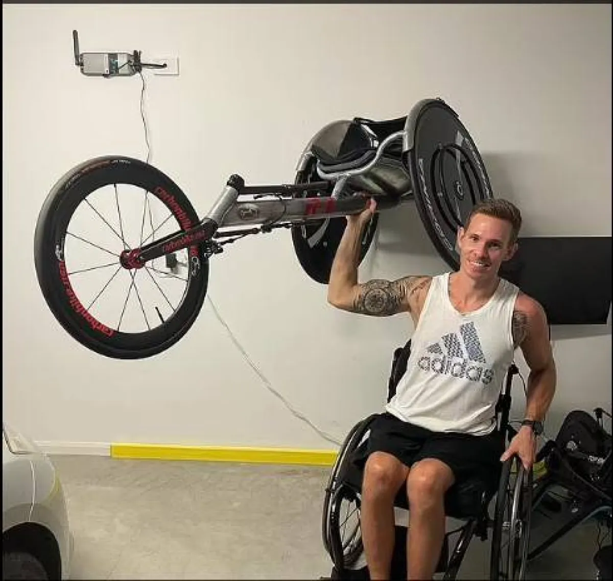 رياضي مصاب بشلل نصفي 