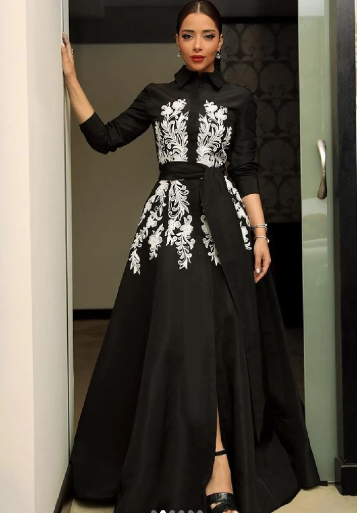 بلقيس فتحي ترتدي الفستان المطرز