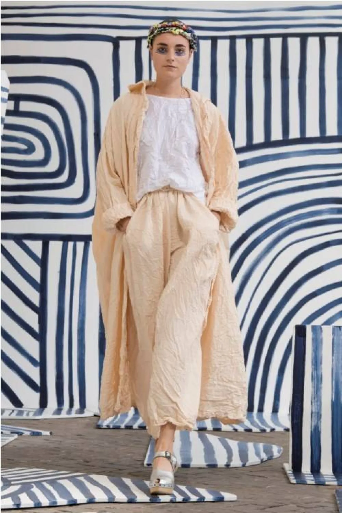 تنسيق الأبيض مع البيج من دانيلا غريغيس  Daniela Gregis