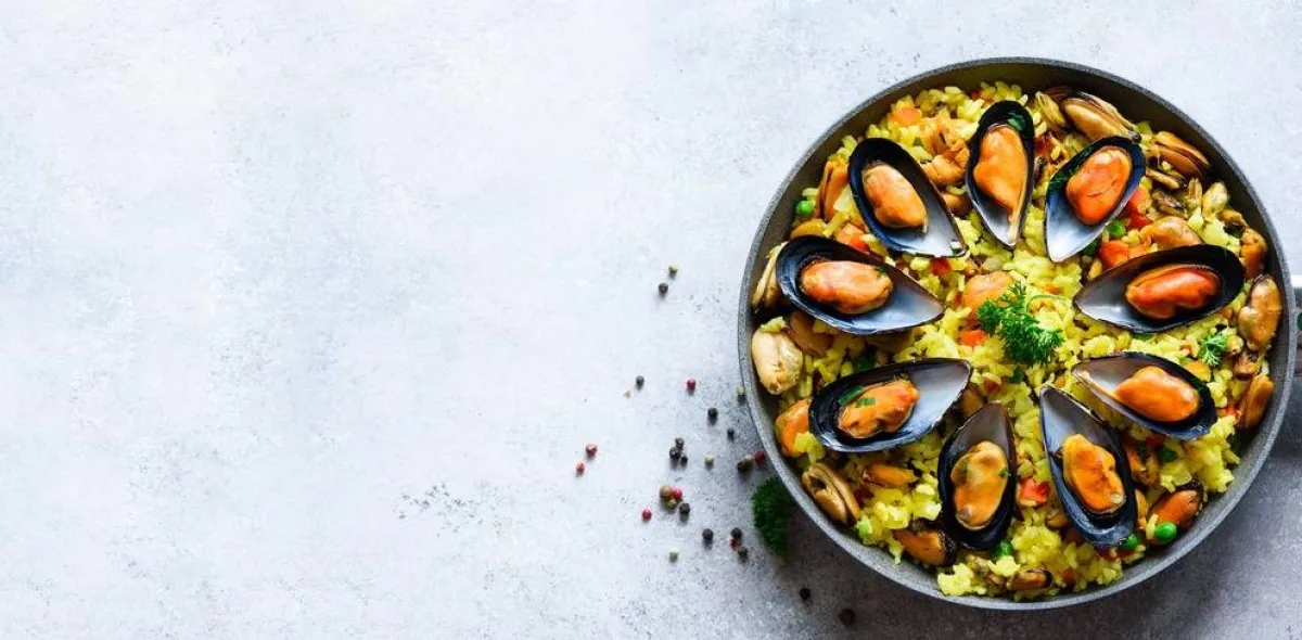 صورة لطبق الباييلا