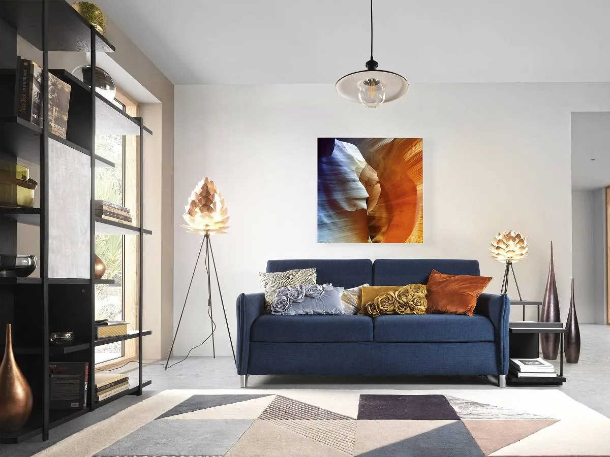 اللوحات هي وسائل سهلة لحجب عيوب الجدران عن الأعين