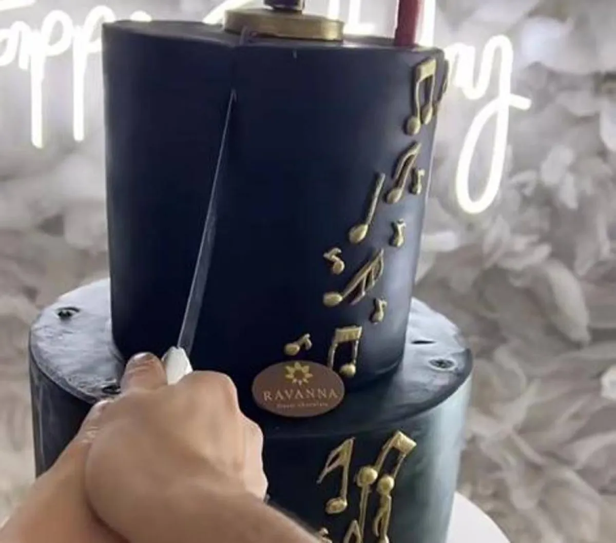 الصورة من حساب عايبض على سناب شات