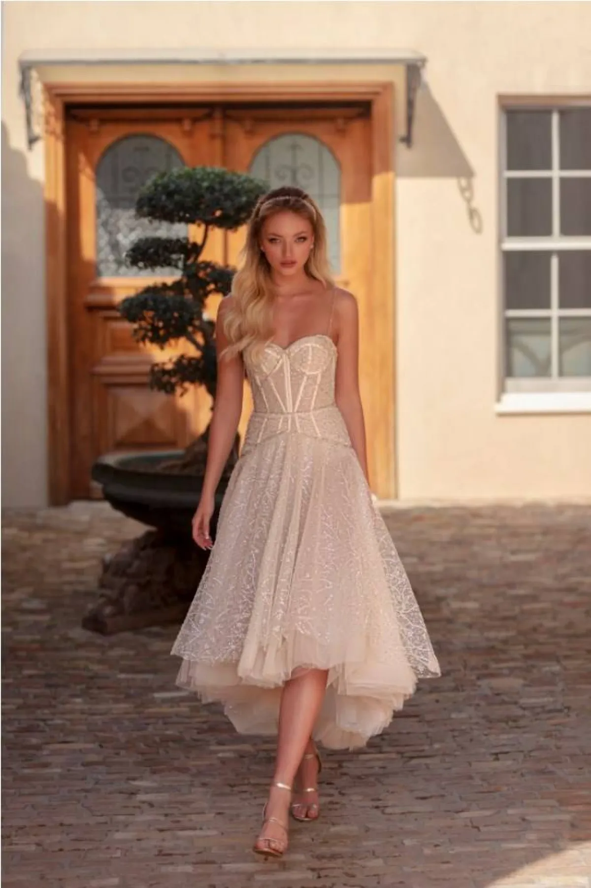 فساتين زفاف للحفلات الخارجية