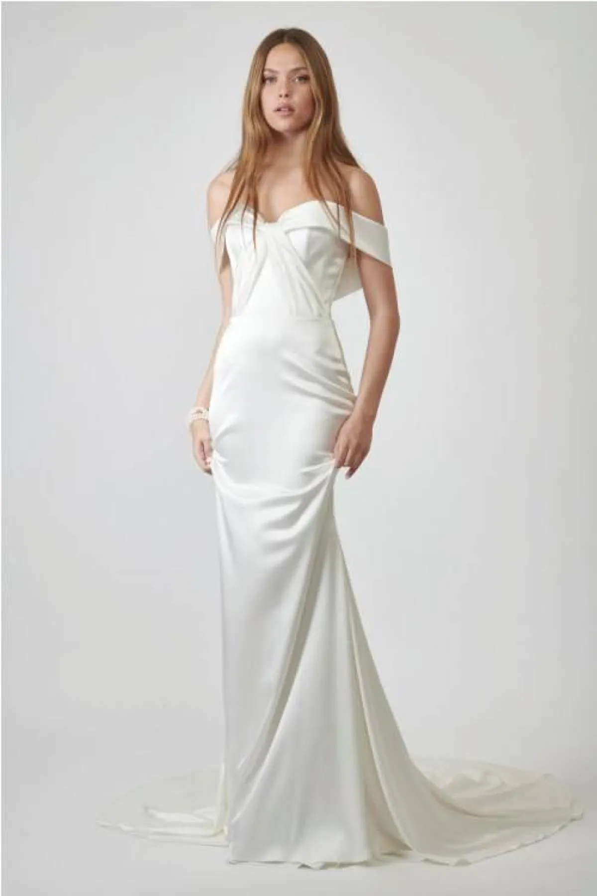 فستان زفاف ضيّق من ليهي هود  Lihi Hod